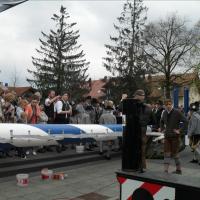 Maifeier und Maibaum aufstellen