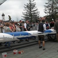 Maifeier und Maibaum aufstellen
