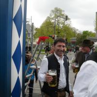 Maifeier und Maibaum aufstellen