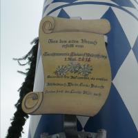 Maifeier und Maibaum aufstellen