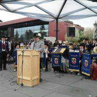 Maifeier und Maibaum aufstellen