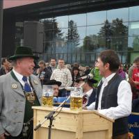 Maifeier und Maibaum aufstellen