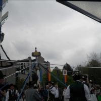 Maifeier und Maibaum aufstellen