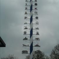 Maifeier und Maibaum aufstellen