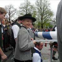 Maifeier und Maibaum aufstellen